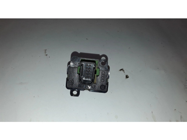 Включатель регулировки освещения панели