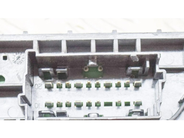 Блок предохранителей 109440500D, 111905900A Tesla Model S