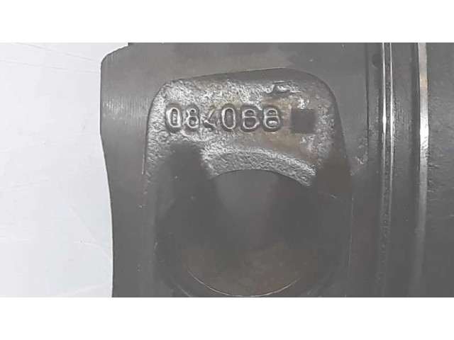 Píst 11257803033 BMW 1 E81 E87 2.0