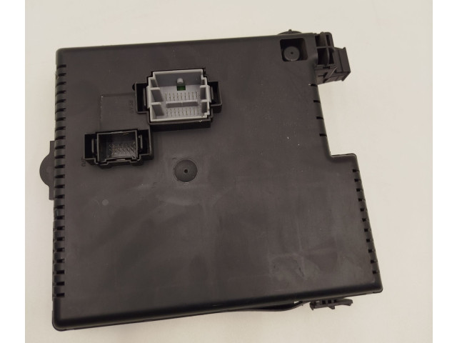 Блок предохранителей 30728512, 28017881   Volvo V70    