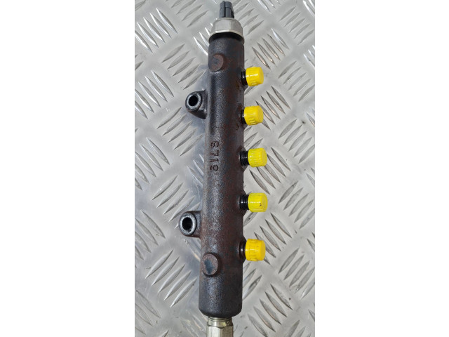 Топливная рампа    Mitsubishi L200   для двигателя 4N15