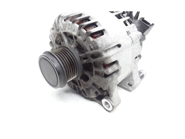 Генератор 30644799 Volvo V40