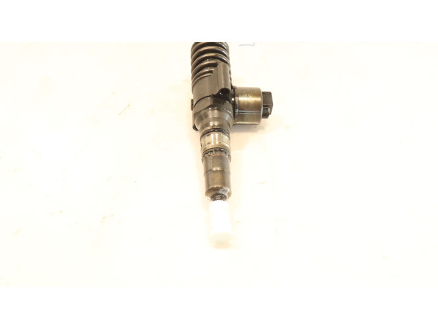 Форсунка     Audi A3 S3 8P   