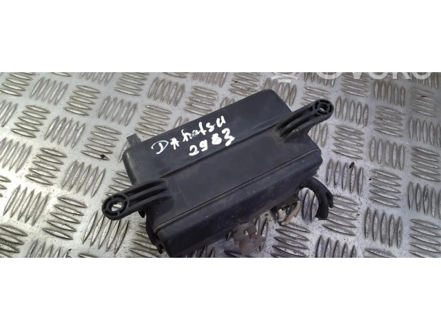 Блок предохранителей 8266187717, 82661-87717 Daihatsu Gran Move