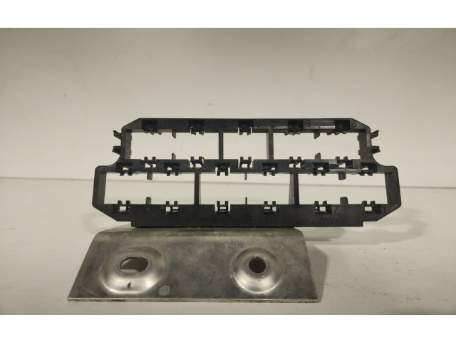 Pojistková skříňka 4A0937545E Audi A8 S8 D2 4D 1998