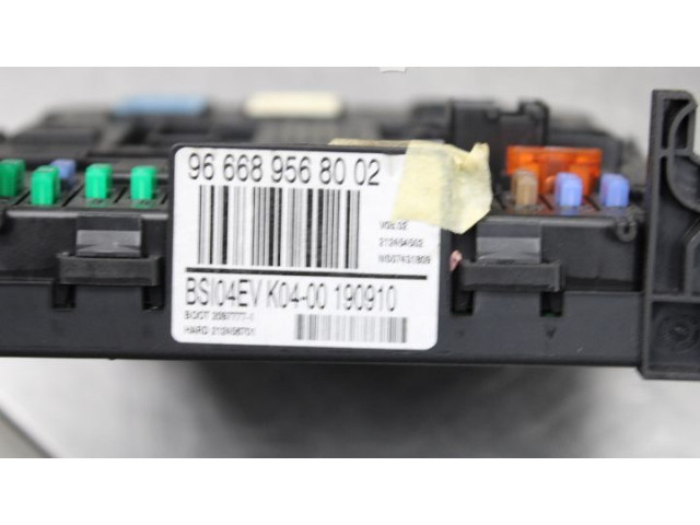 Блок предохранителей 966689568002   Citroen C5    