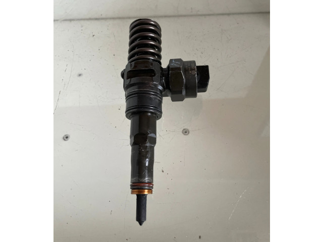 Vstřikovač 038130073F, 038130073L   Volkswagen Bora     