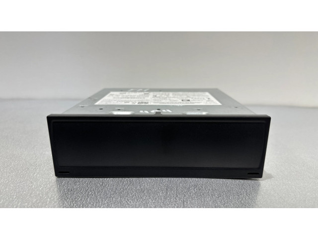 Радио/ проигрыватель CD/DVD / навигация