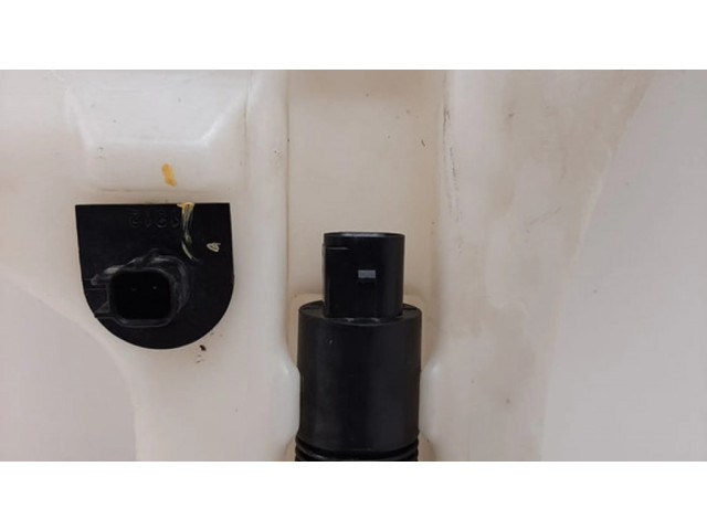 Бачок оконной жидкости