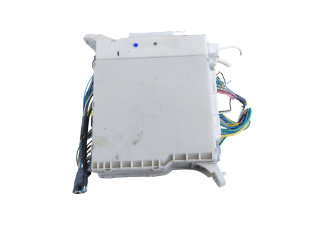   Pojistková skříňka 8273030633   Lexus GS 300 350 430 450H 2010