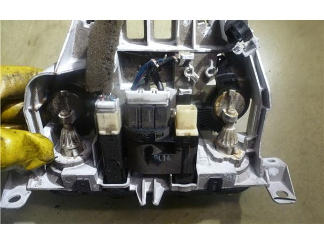 Блок управления климат-контролем    Mazda 323 F