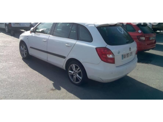 Зеркало электрическое Skoda Fabia Mk2 (5J) 2007 - 2014 года