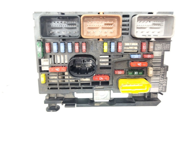 Pojistková skříňka 9675877980 Peugeot 5008 2014