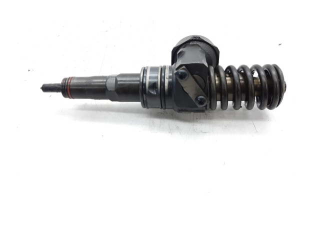 Форсунка 038130073AG    Skoda Octavia Mk2 (1Z)   