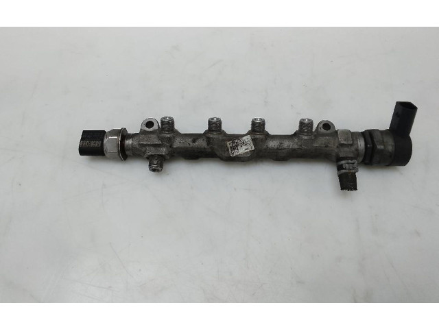 Топливная рампа 04l089b   Audi A3 S3 8V  