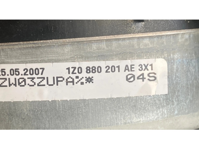 Подушка безопасности водителя 1Z0880201AE Skoda Octavia Mk2 (1Z)