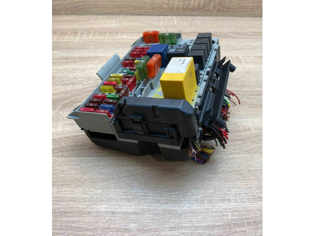   Pojistková skříňka 90589965, 90589979   Opel Zfira A 1999