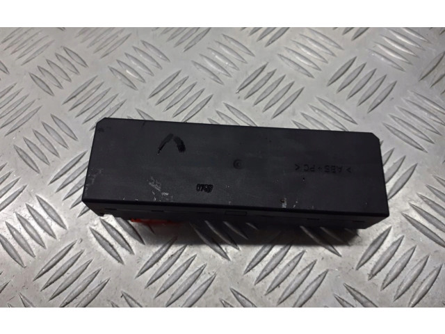 Pojistková skříňka 0005400072 Mercedes-Benz C W202 1999