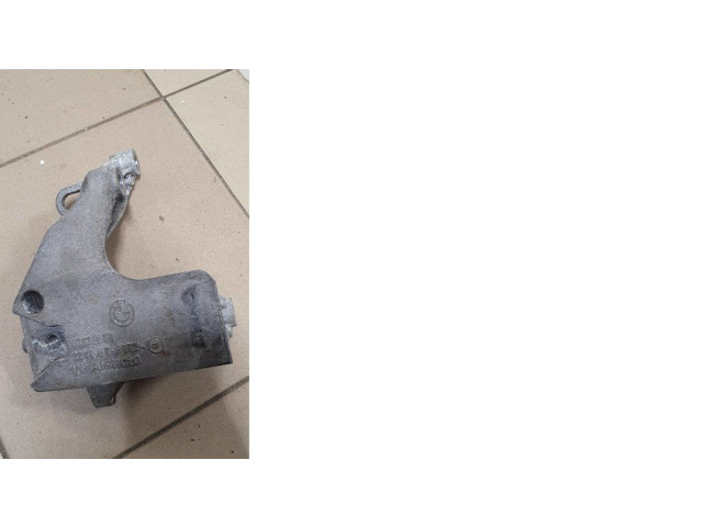 Кронштейн крепления двигателя