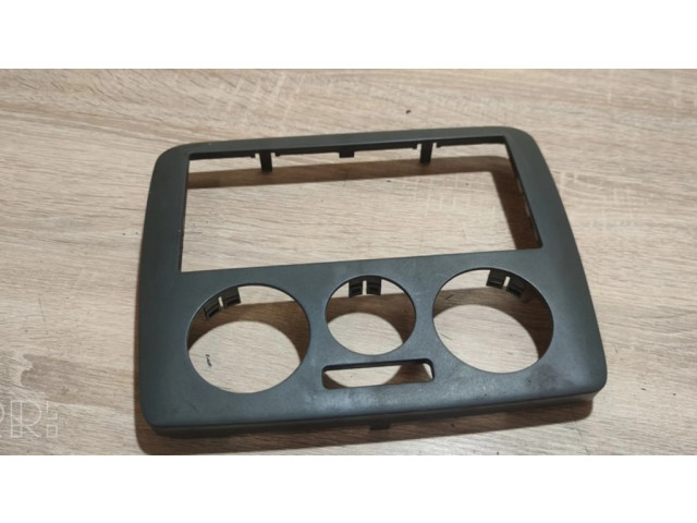 Другая деталь салона