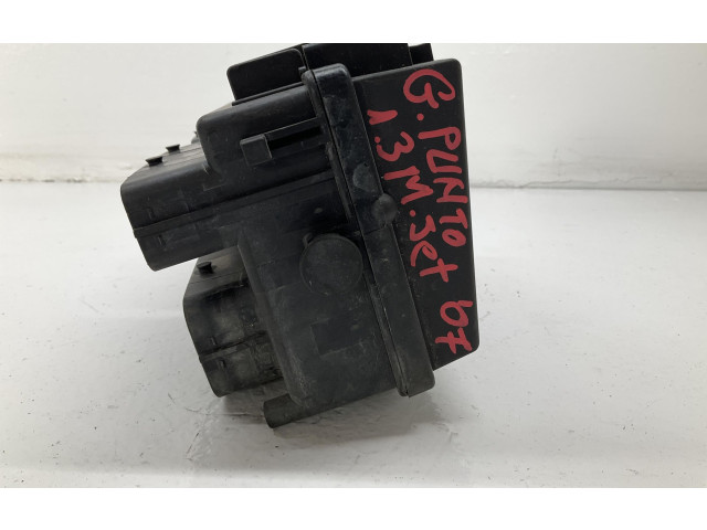 Блок предохранителей 51775622, 51775622 Fiat Grande Punto