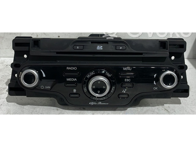 Радио/ проигрыватель CD/DVD / навигация Alfa Romeo Giulietta