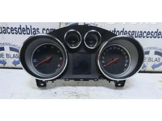 Přístrojová deska Opel Zafira C 2015 13460582