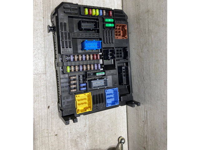 Блок предохранителей Citroen C3  2016 -  года 9845141280      