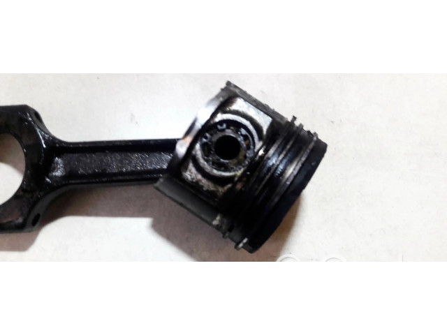  Поршень с шатуном    Alfa Romeo 156 для дизельного двигателя 2.4