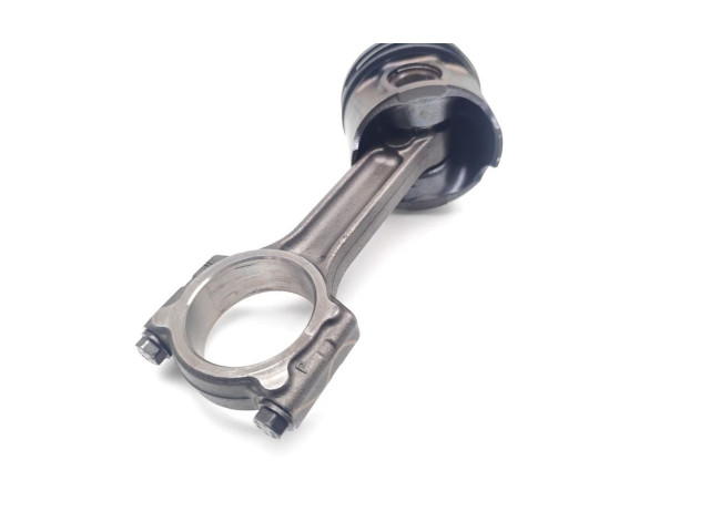 Píst K9K636 Nissan Juke I F15 K9K636