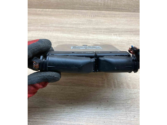 Блок управления двигателем Блок управления 045906019G, 0281010220   Audi A2