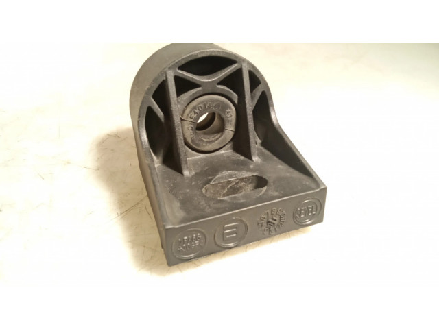 Радиатор (ы) держатель / кронштейн