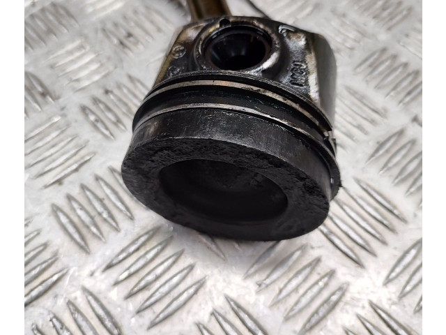  Поршень DCXA 04L107065D, 03L105401A  Skoda Superb B8 (3V)  