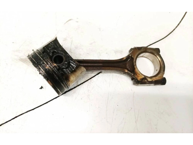 Поршень с шатуном Nissan Almera N16