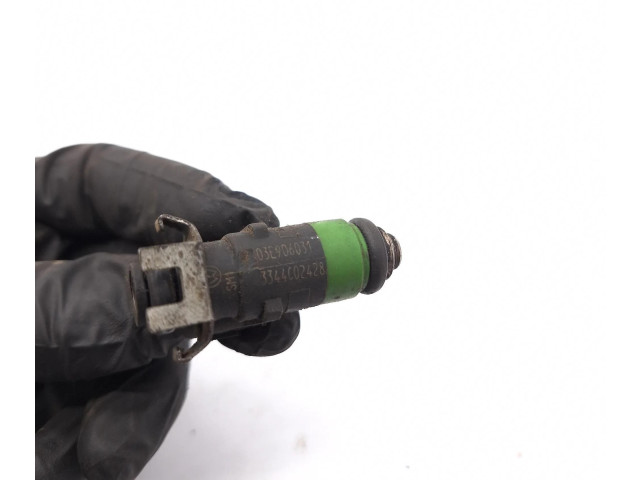 Форсунка 03E906031, 3344C02428 Skoda Fabia Mk1 (6Y)