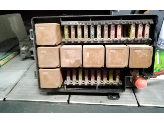 Блок предохранителей Jaguar XK - XKR