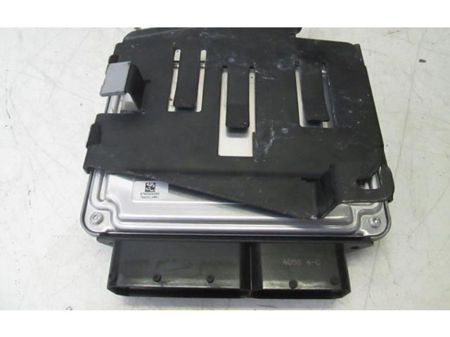Блок управления двигателем ECU    Volkswagen Cross Polo   