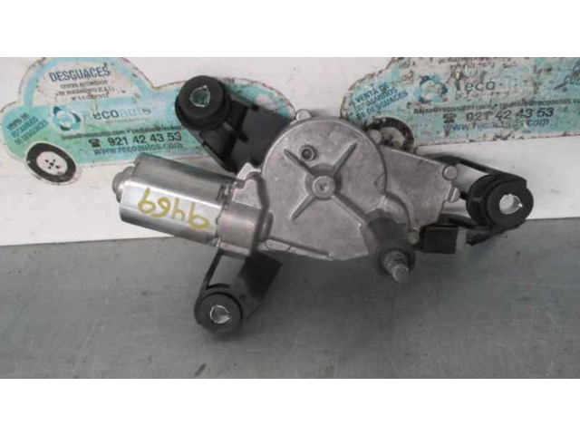 Двигатель стеклоочистителя заднего стекла