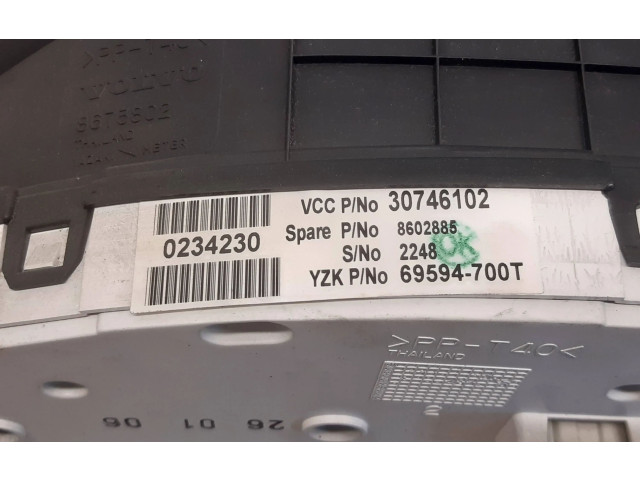 Панель приборов 30746102, 69594700T   Volvo V70       
