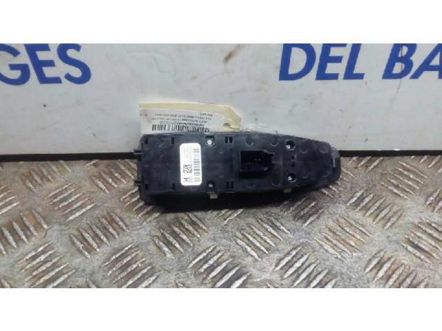 Включатель электрических окон