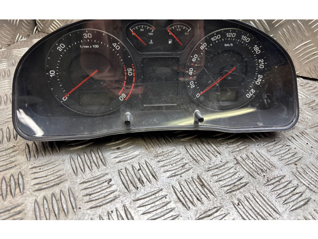 Панель приборов 110080116007, 3U0920811A Skoda Superb B5 (3U)