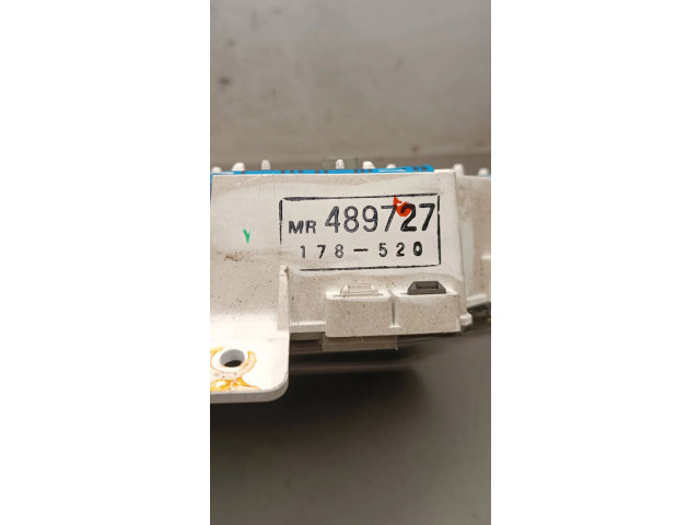 Панель приборов 178520, 489727 Mitsubishi Space Wagon