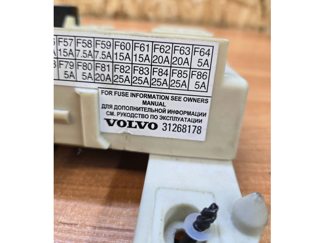 Блок предохранителей 31268178 Volvo C70
