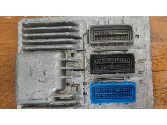 Блок управления двигателя 12697902 Chevrolet Camaro