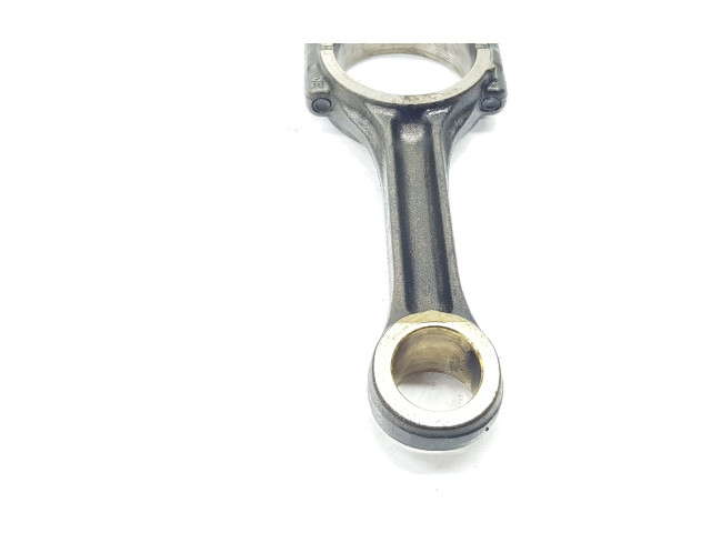 Шатун DFGA 04L105401A, 04L105401A    Skoda Superb B8 (3V)  
