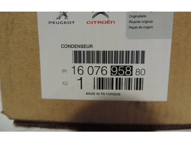 Интеркулер M000T20672 Mitsubishi Grandis