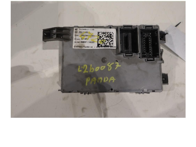   Pojistková skříňka 00519584720   Fiat Panda III 2011