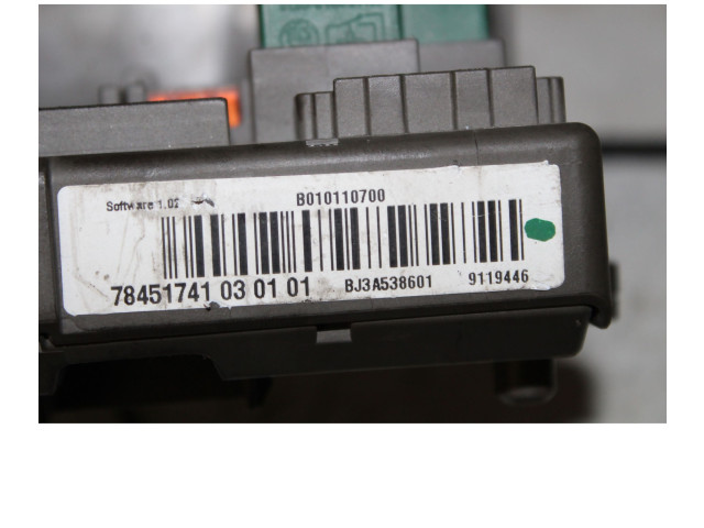 Блок предохранителей BMW 1 E81 E87