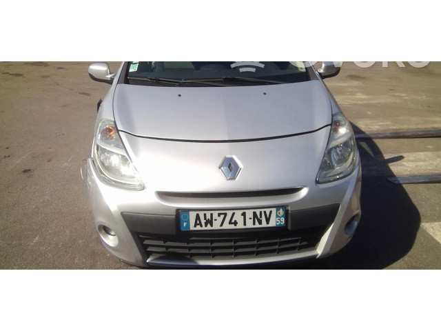 Ручка стеклоочистителей 8201590631 Renault Clio III