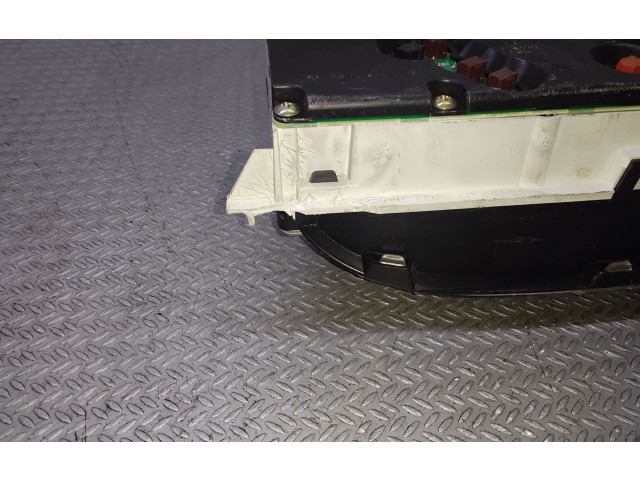 Přístrojová deska Nissan Almera Tino 2001 BU010